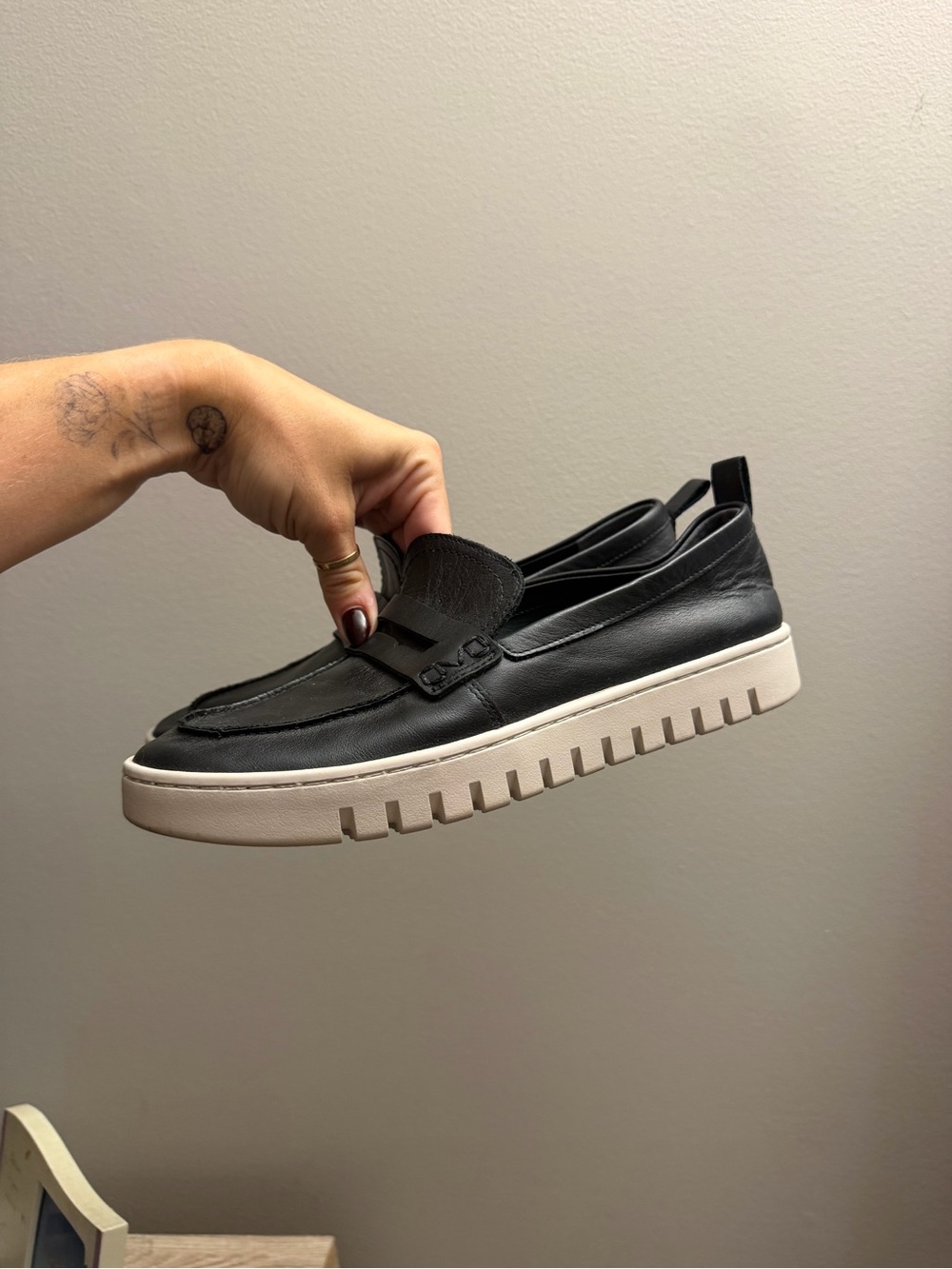 Vionic Uptown Black Leather Loafers Women’s Size 8.5